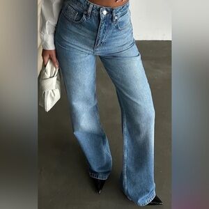 NWOT PIRAL HIGH RISE STRAIGHT FIT JEAN